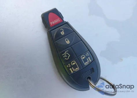 2010 Chrysler Town & Country Touring из США, поврежденный, VIN 2A4RR5D10AR221418